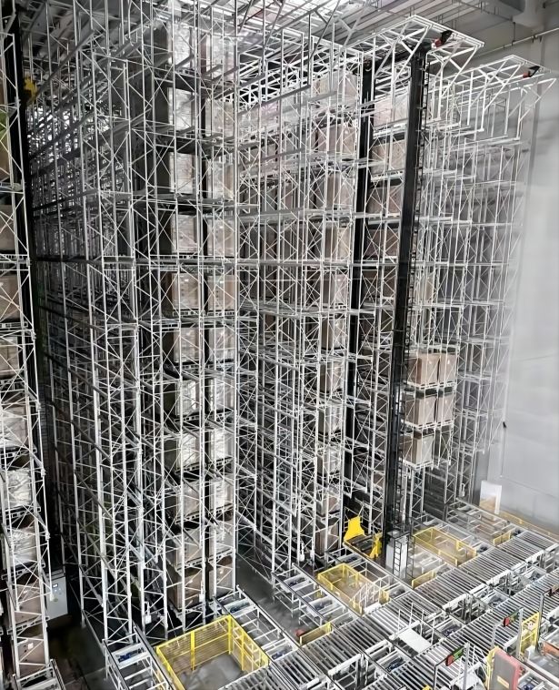 Pallet conveying system case